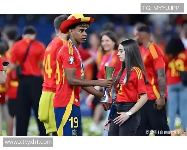 足球明星与亚洲妻子的甜蜜瞬间精彩图片分享 足球明星与亚洲妻子的甜蜜瞬间精彩图片分享