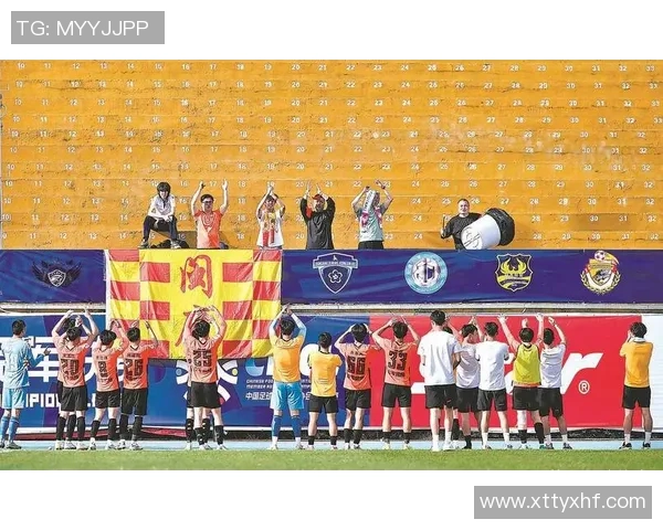 足球明星亲自赠送球迷限量版裤子引发热议粉丝们感动不已纷纷晒照分享喜悦 足球明星亲自赠送球迷限量版裤子引发热议粉丝们感动不已纷纷晒照分享喜悦